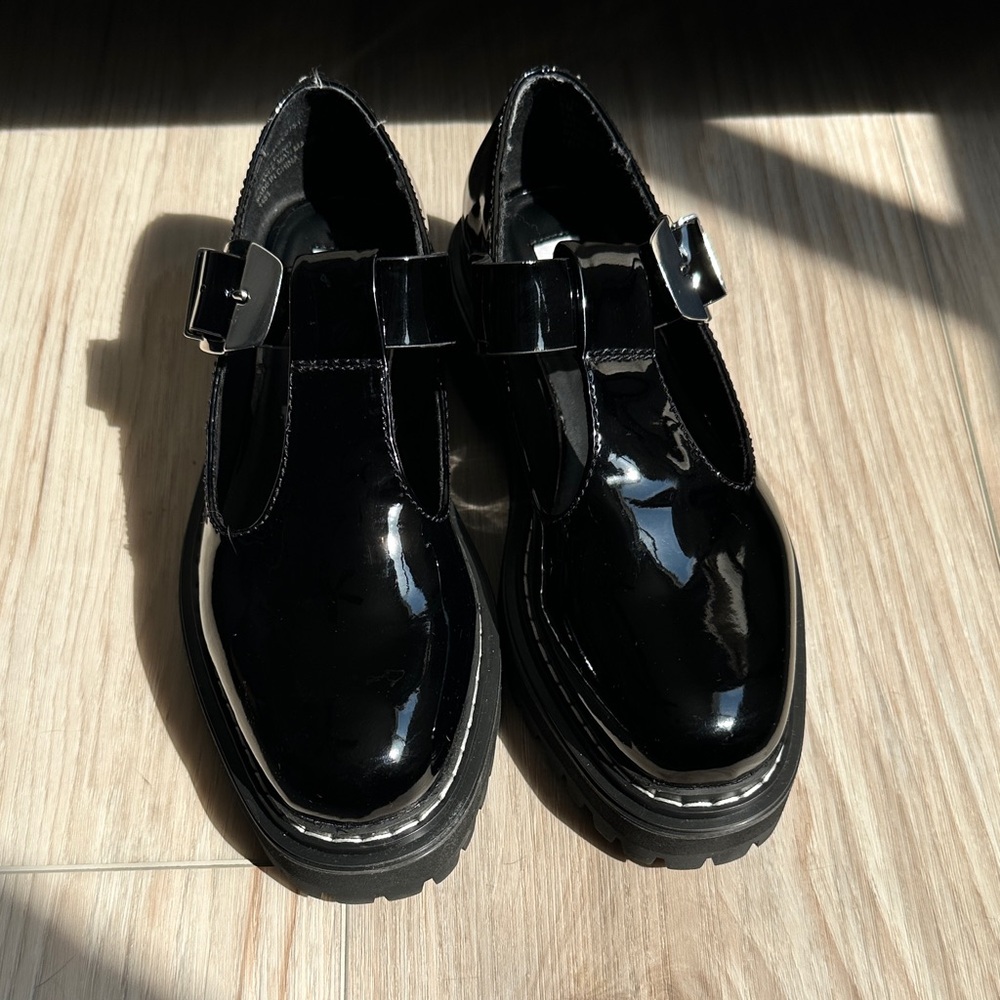 Steve Madden Suzey Black Patent Loafers Sz 6
